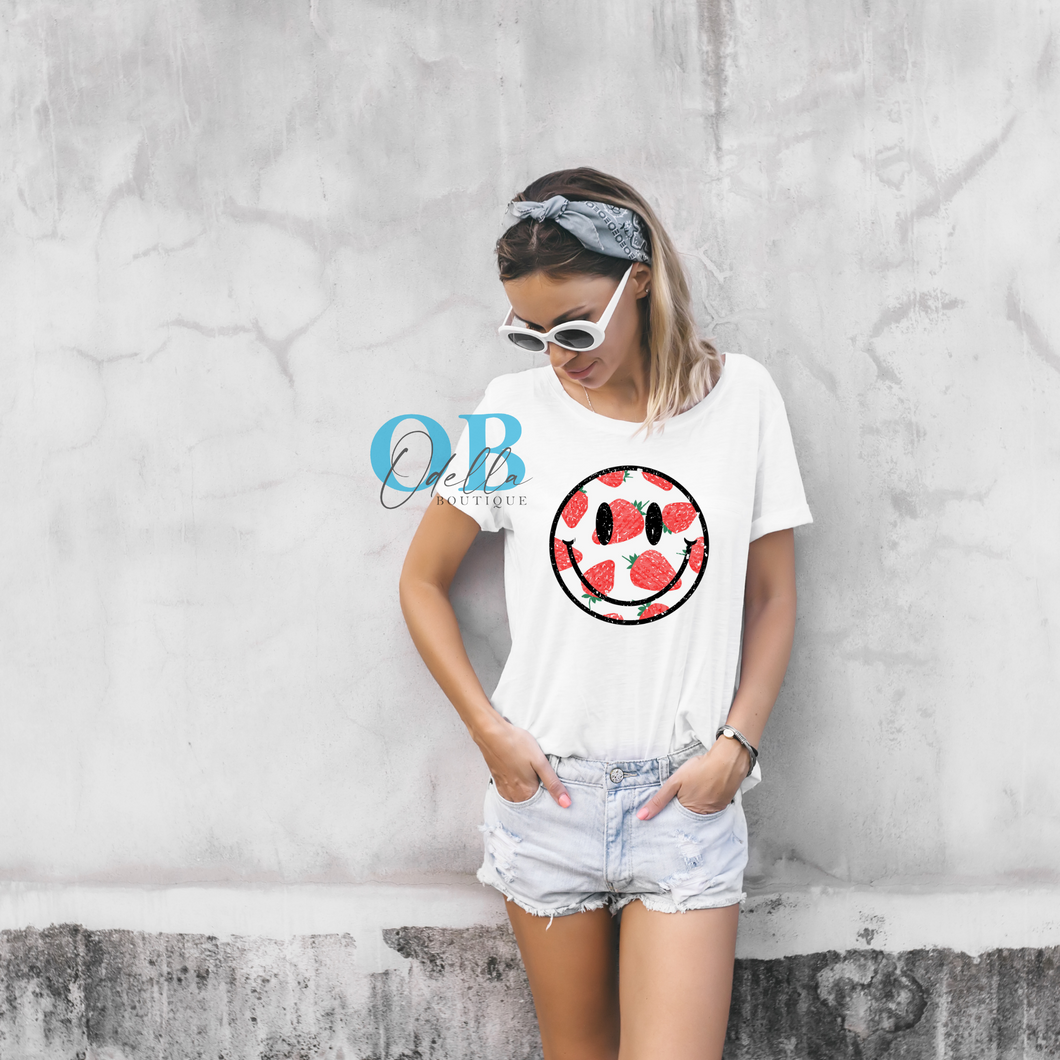 STRAWBERRY SMILES T-SHIRT!