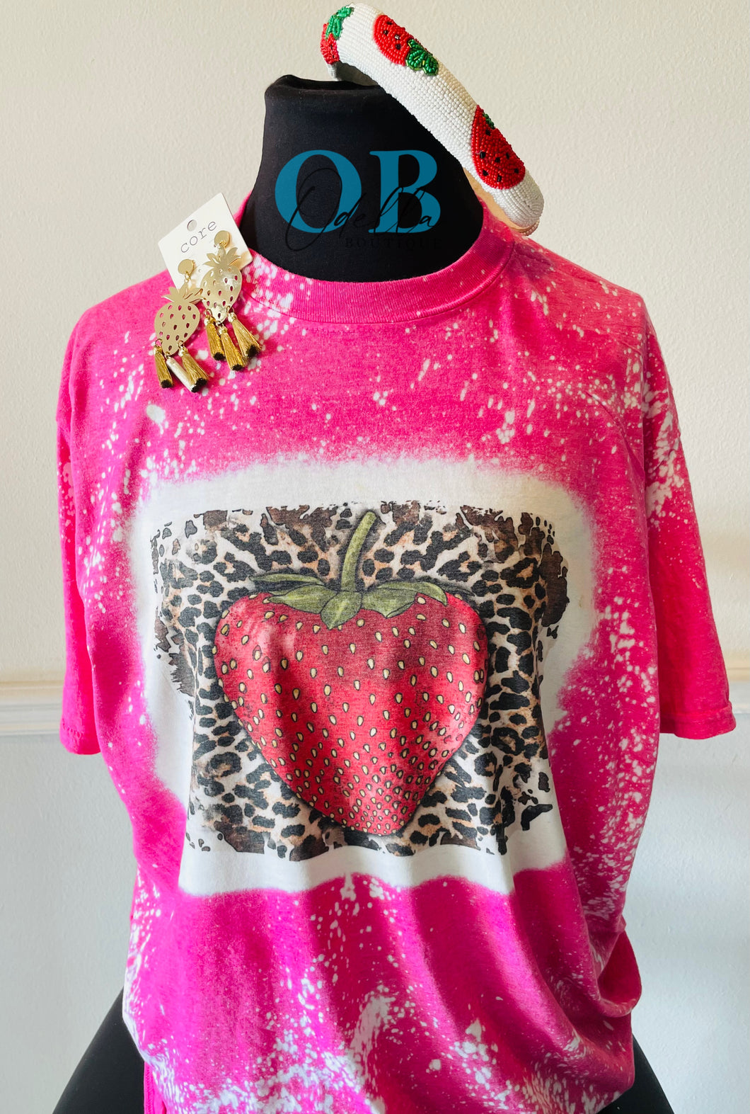 Pink cheetah strawberry bleached t-shirt